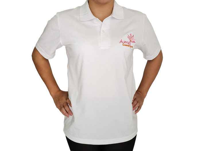 Polo Branca bordada tamanho P (52cm de Largura X 69cm de Altura) Unissex